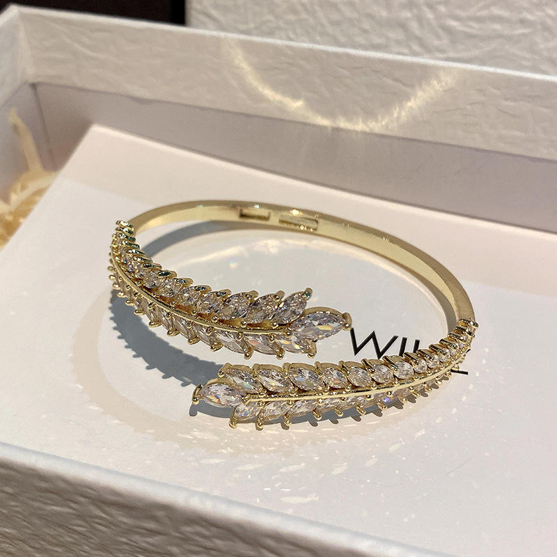 Luxury Leaf Cuff Bracelet