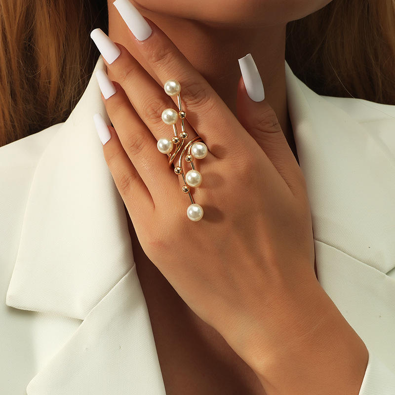 Lilyfall Pearl Ring
