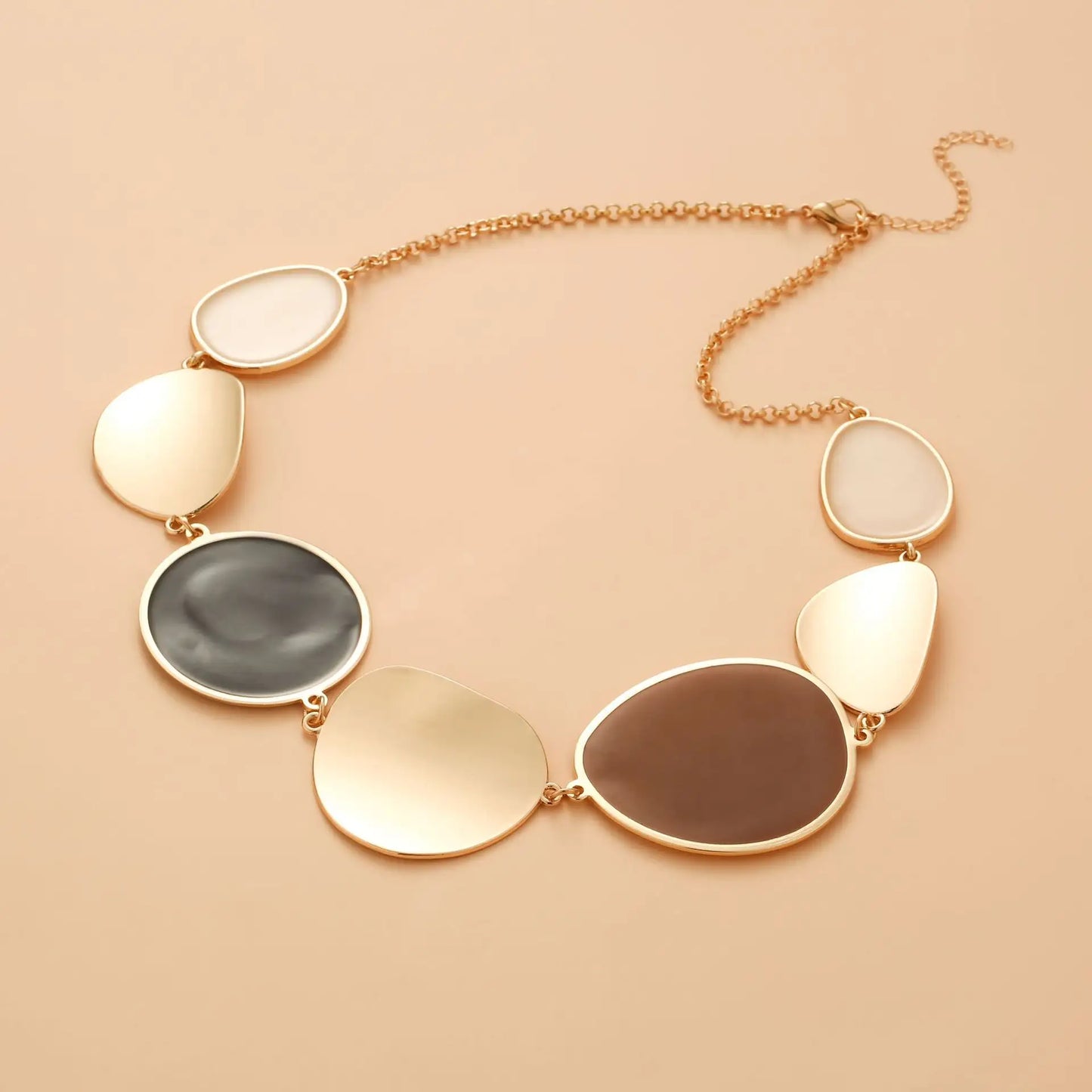 Glam Contour Necklace
