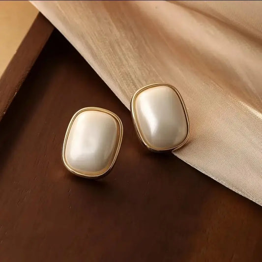 Retro Pearl Studs