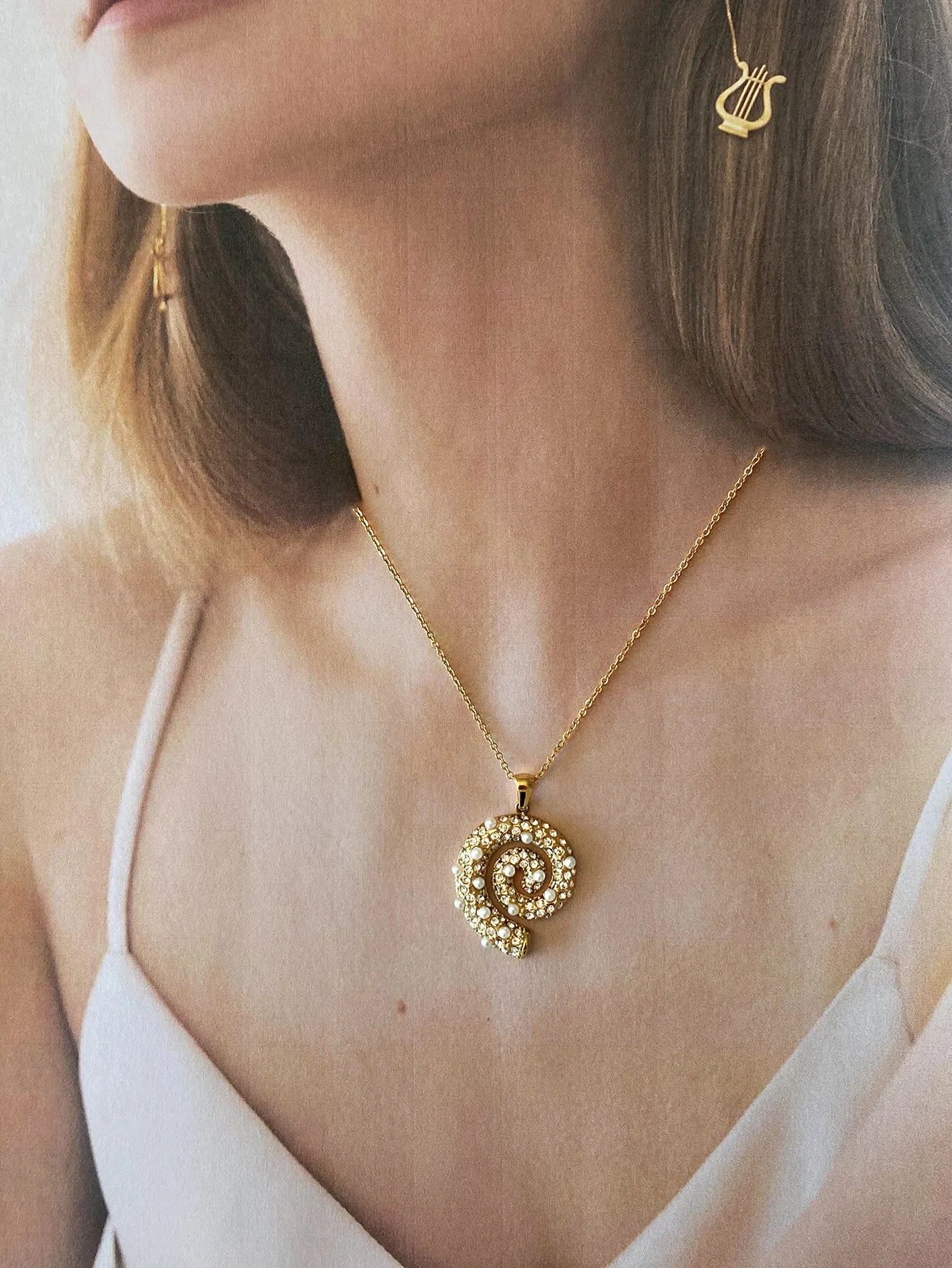 Spiral Pearl Pendant Necklace