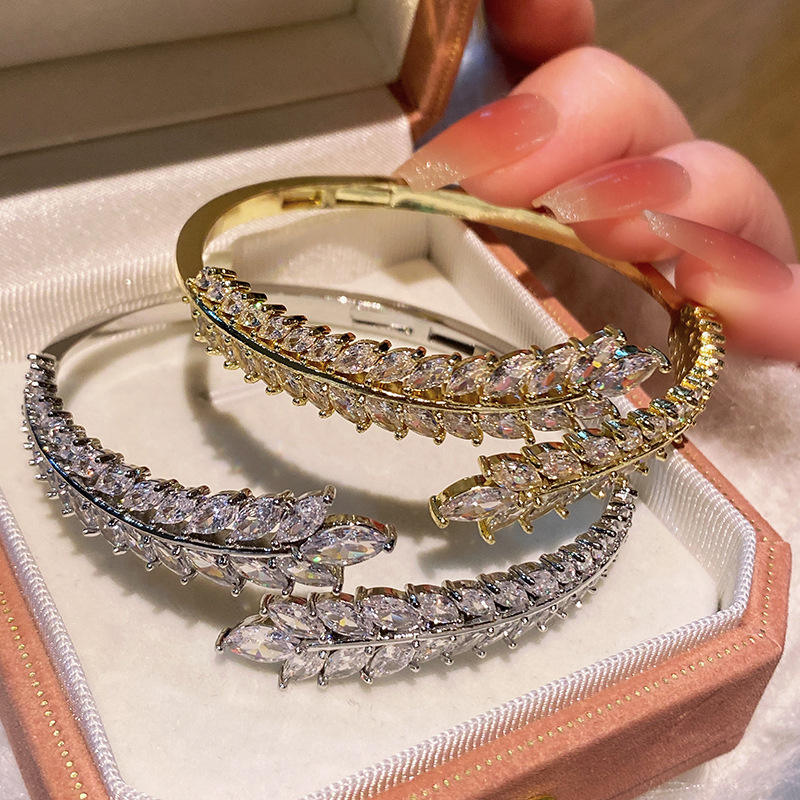 Luxury Leaf Cuff Bracelet