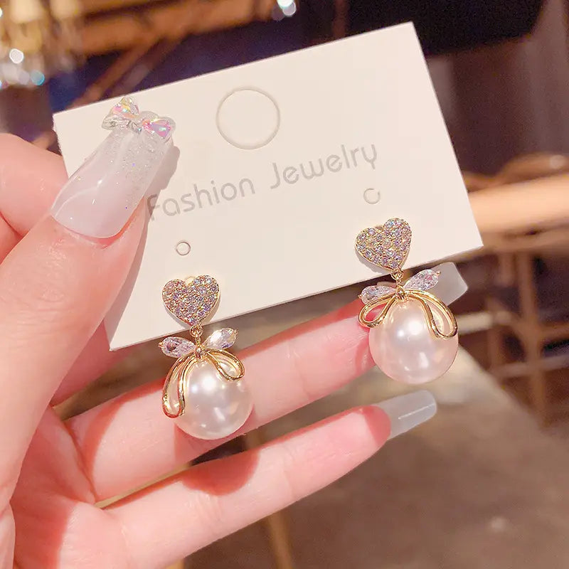 Bow Pearl Earring