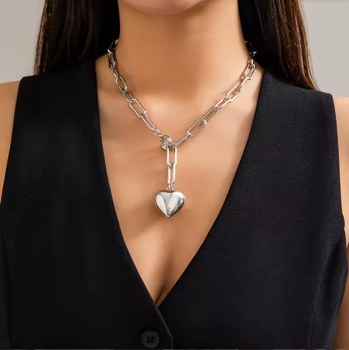 Chic Heart Necklace