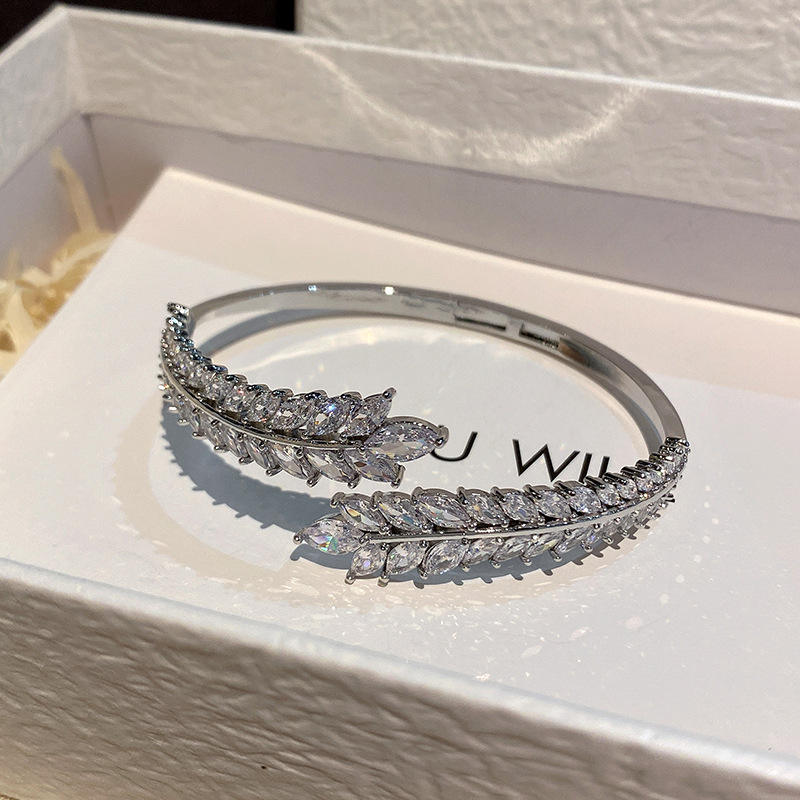 Luxury Leaf Cuff Bracelet