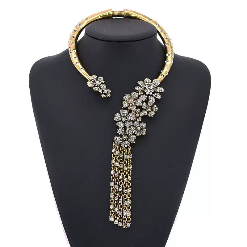Regal Noir Necklace