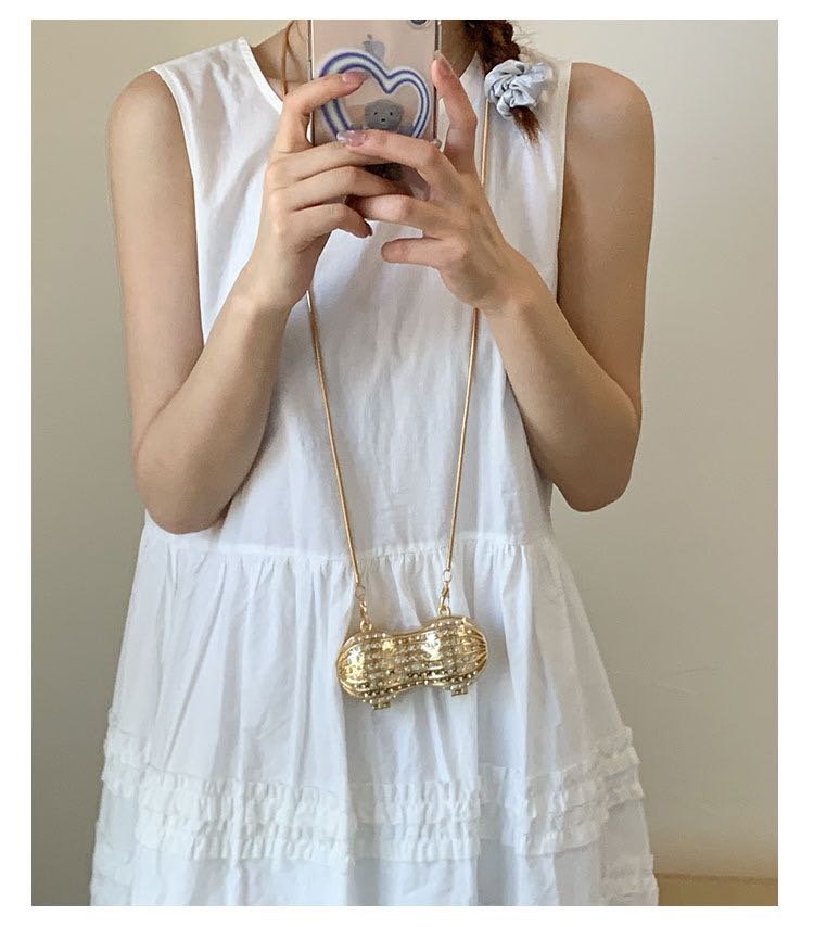 Glitter Peanut Clutch