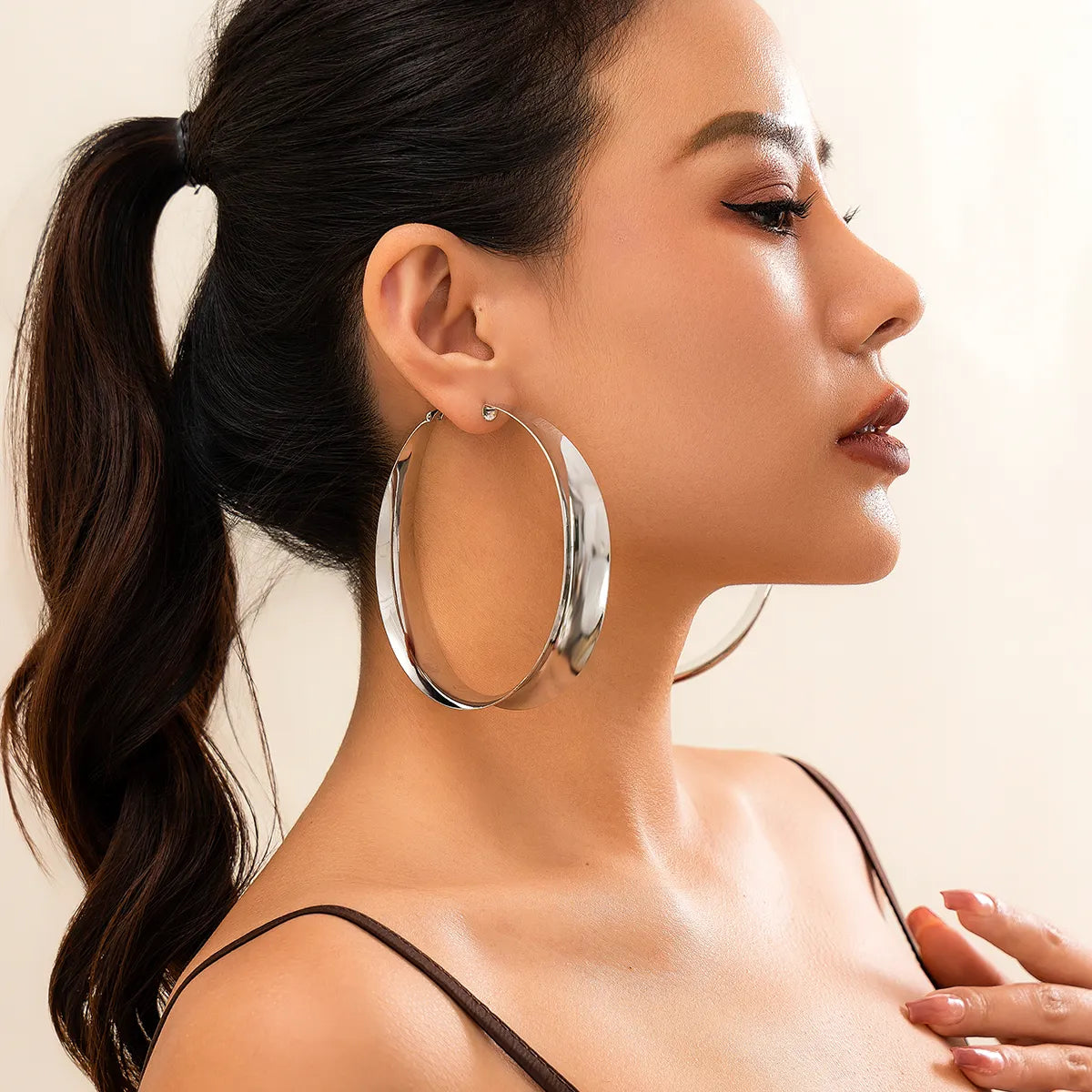 Emilia Circle Hoops