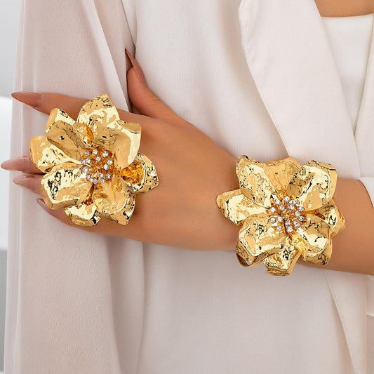 Gold Floral bracelet & Ring set