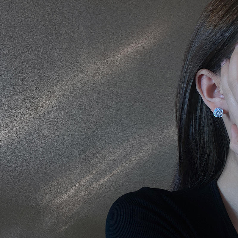 Essential Spark Studs