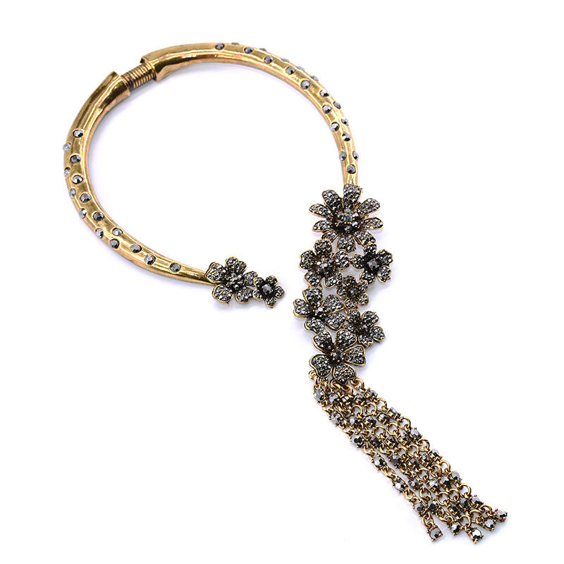 Regal Noir Necklace