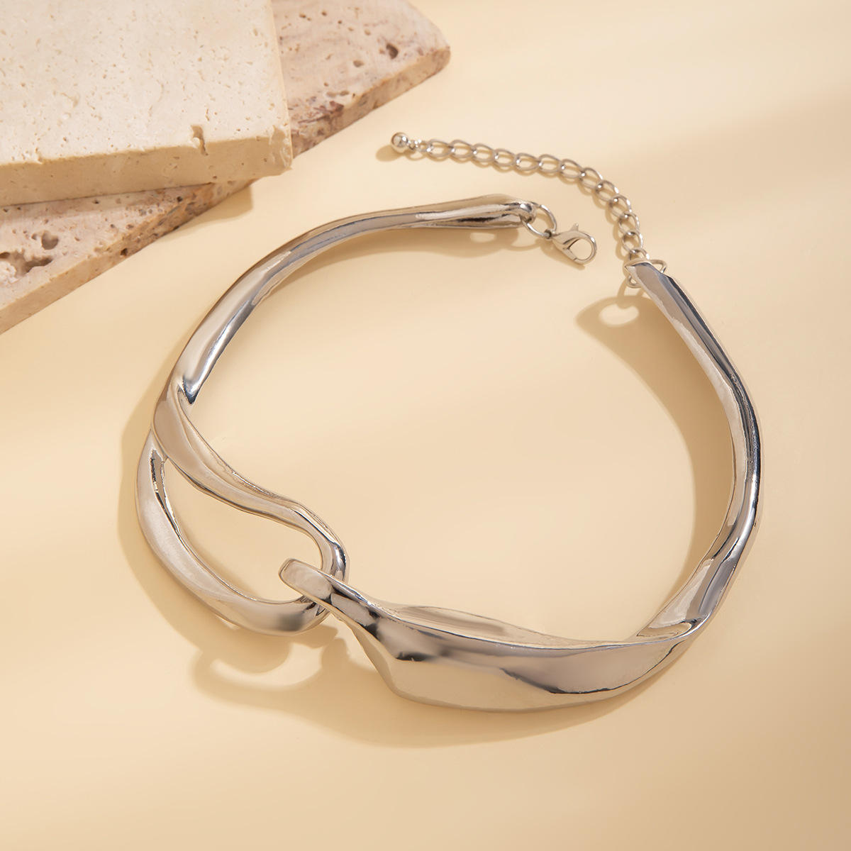 Mila Modern Choker