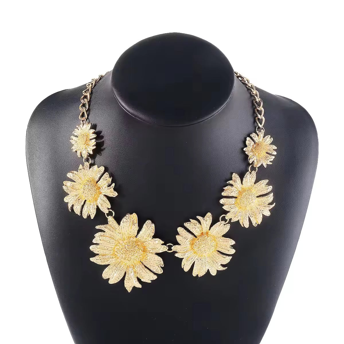 Daisy Queen Necklace