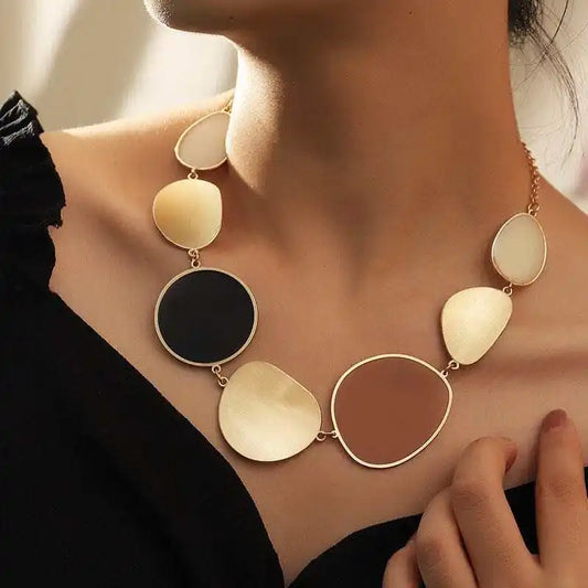 Glam Contour Necklace
