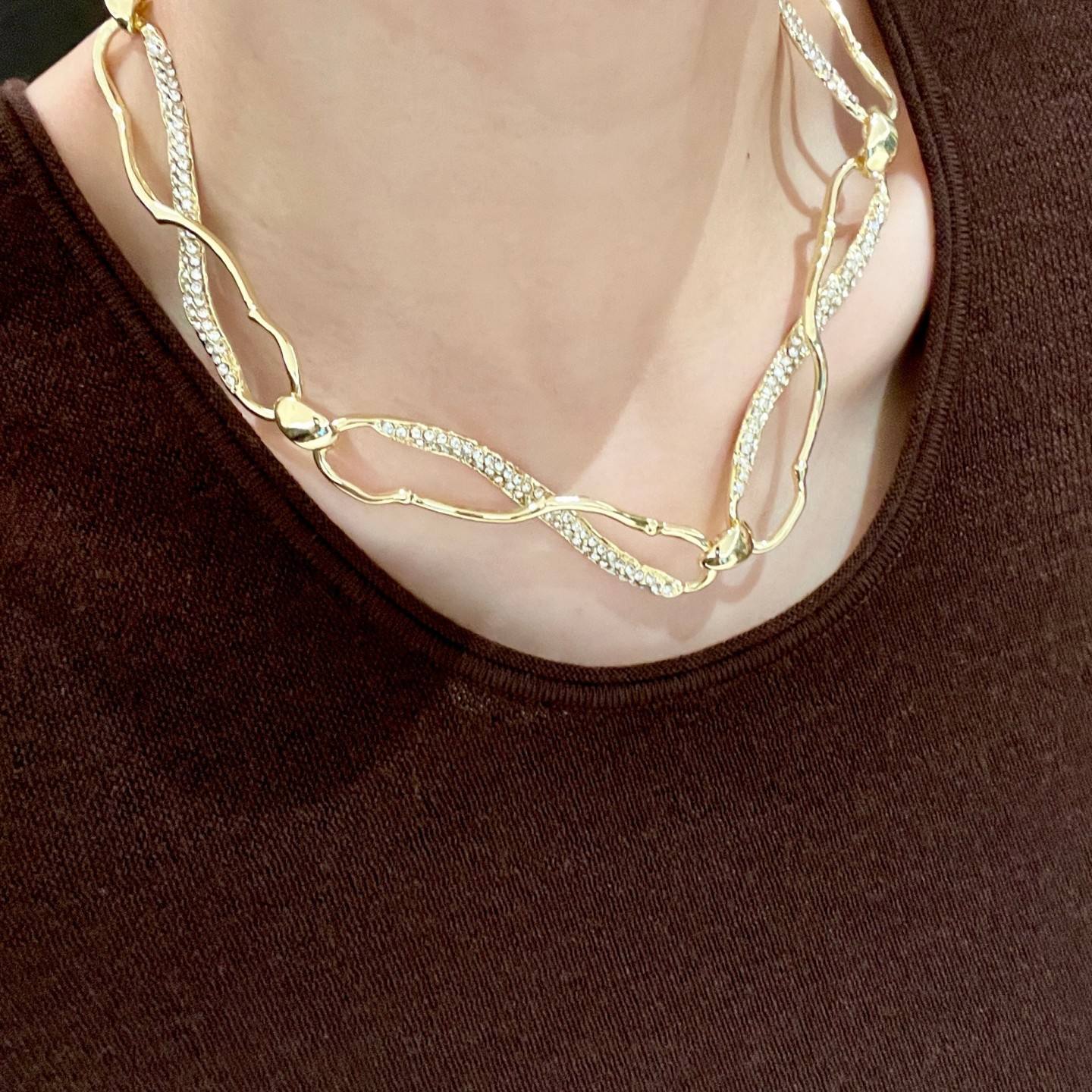 Élan Twist Necklace