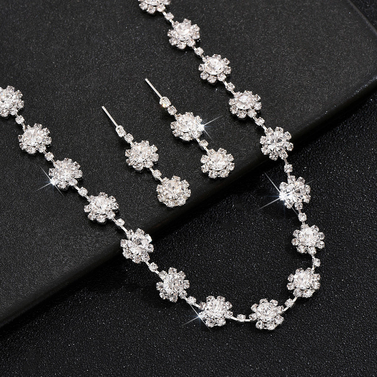 Glimmering Gala Glow Set