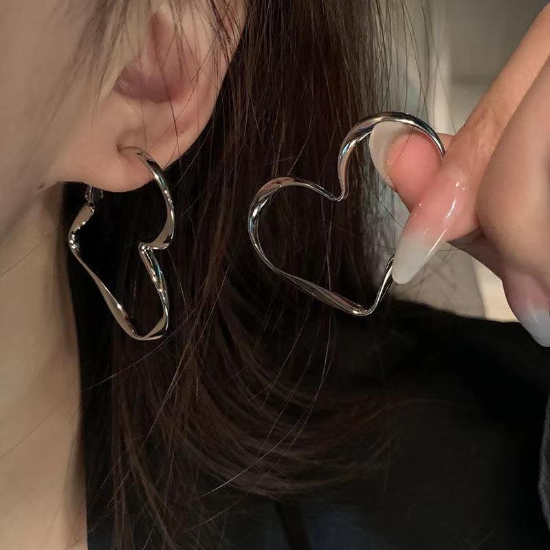 Fluid Heart Hoops