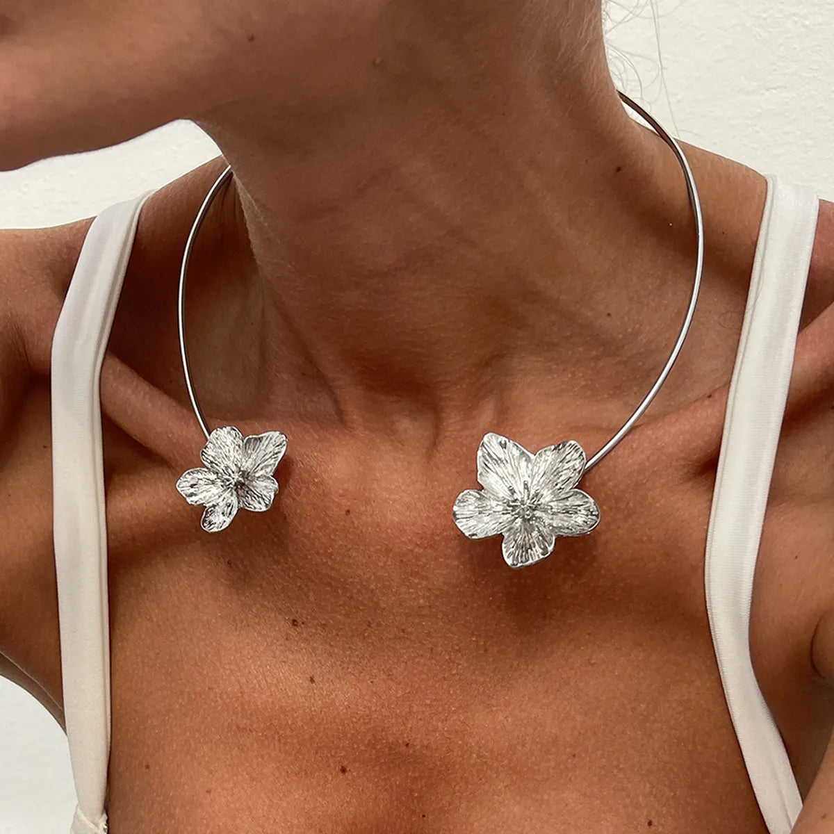 Flower Choker Necklace