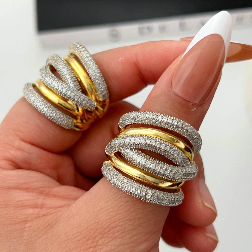 Zyra Adjustable Ring