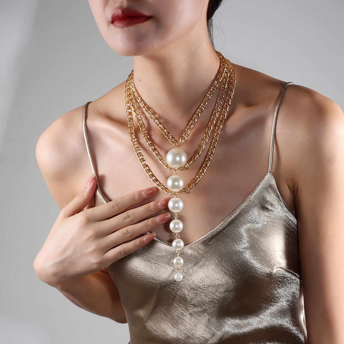 Layered Pearl Dip Necklace
