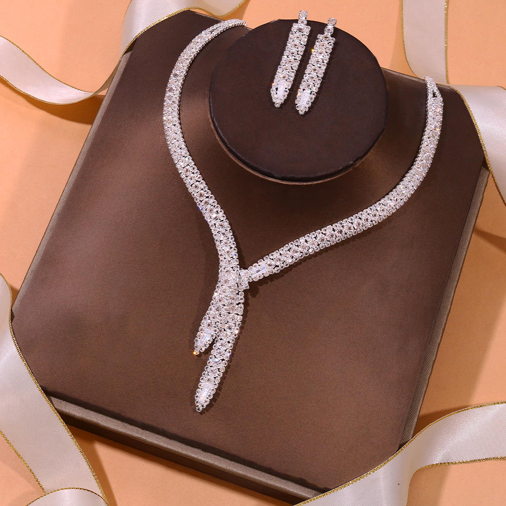 Moonveil Crystal Set