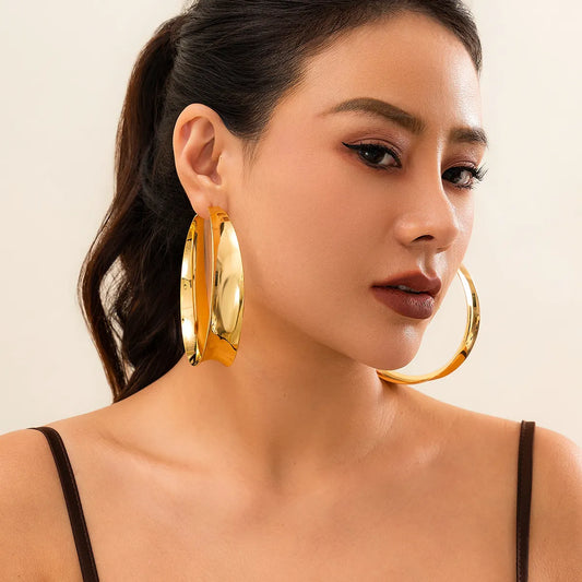 Emilia Circle Hoops