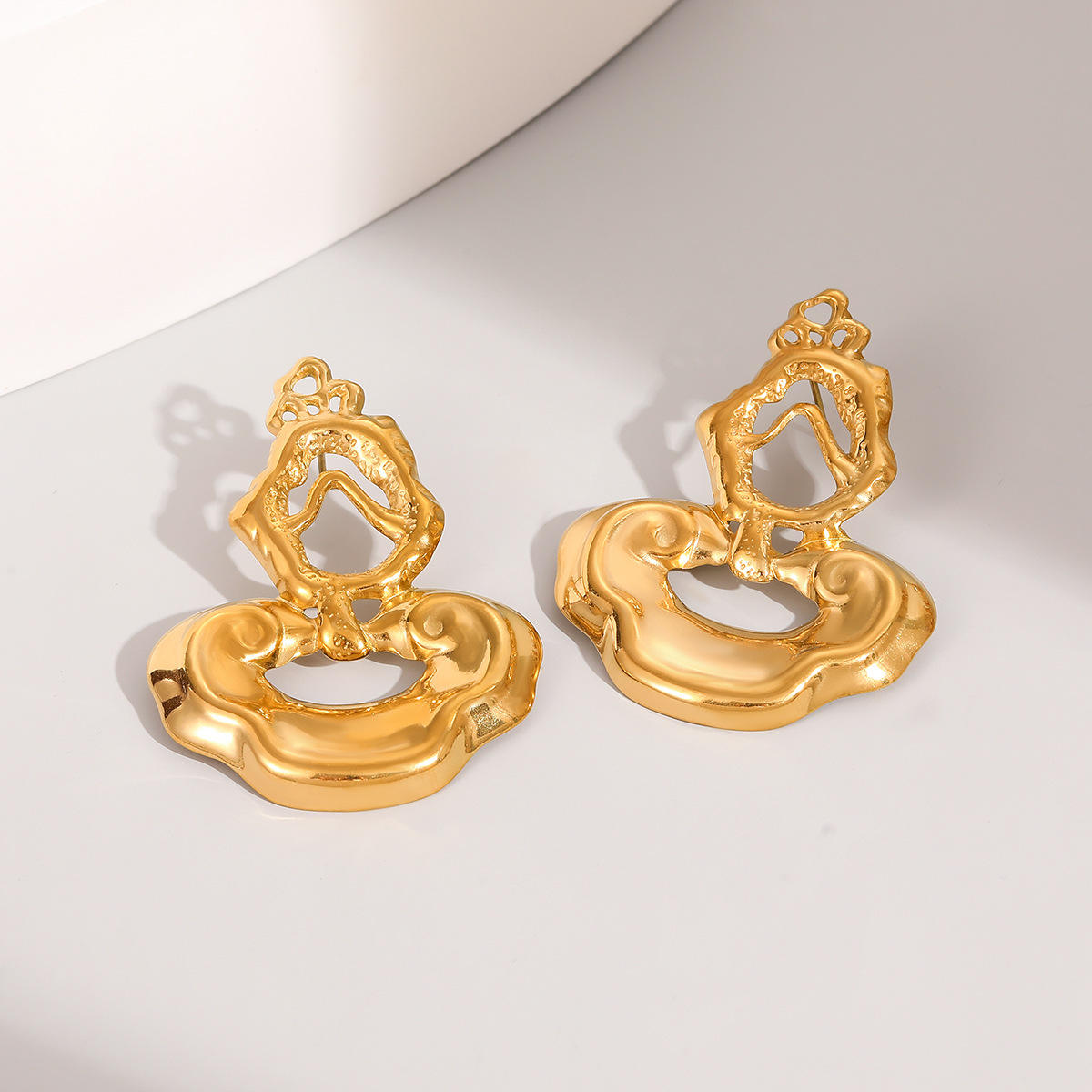 Drama Gold Earring
