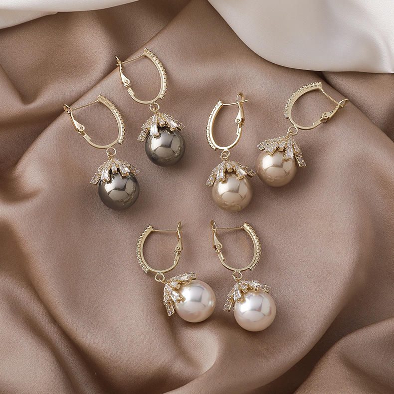 Eliana Sparkle Pearl Earrings