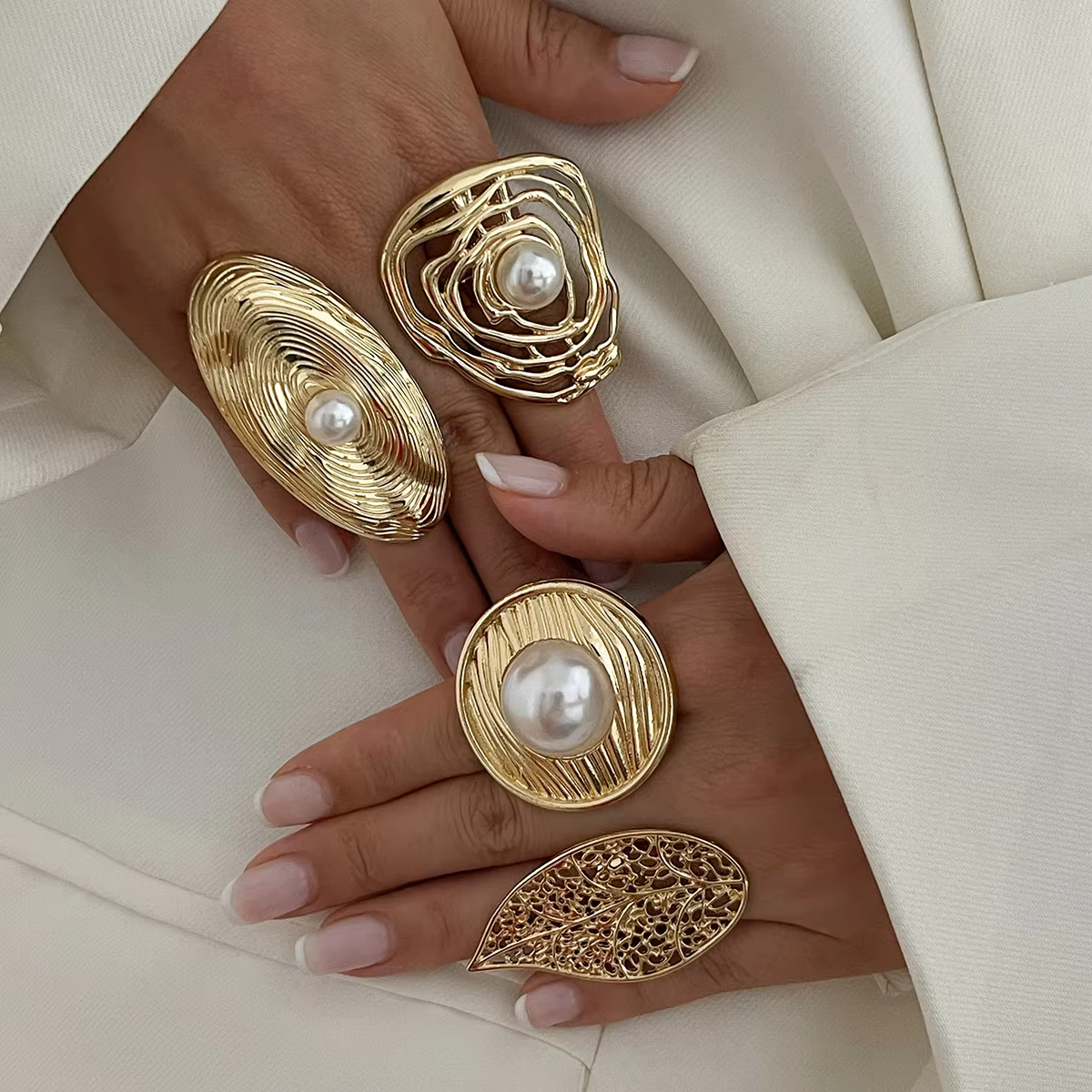 Mira Pearl Ring