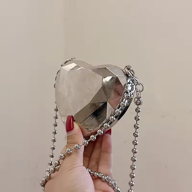 Lumi Heart Clutch