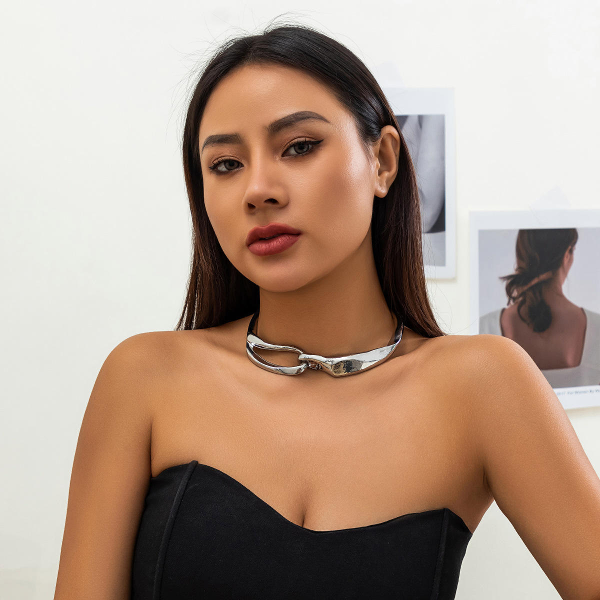Mila Modern Choker