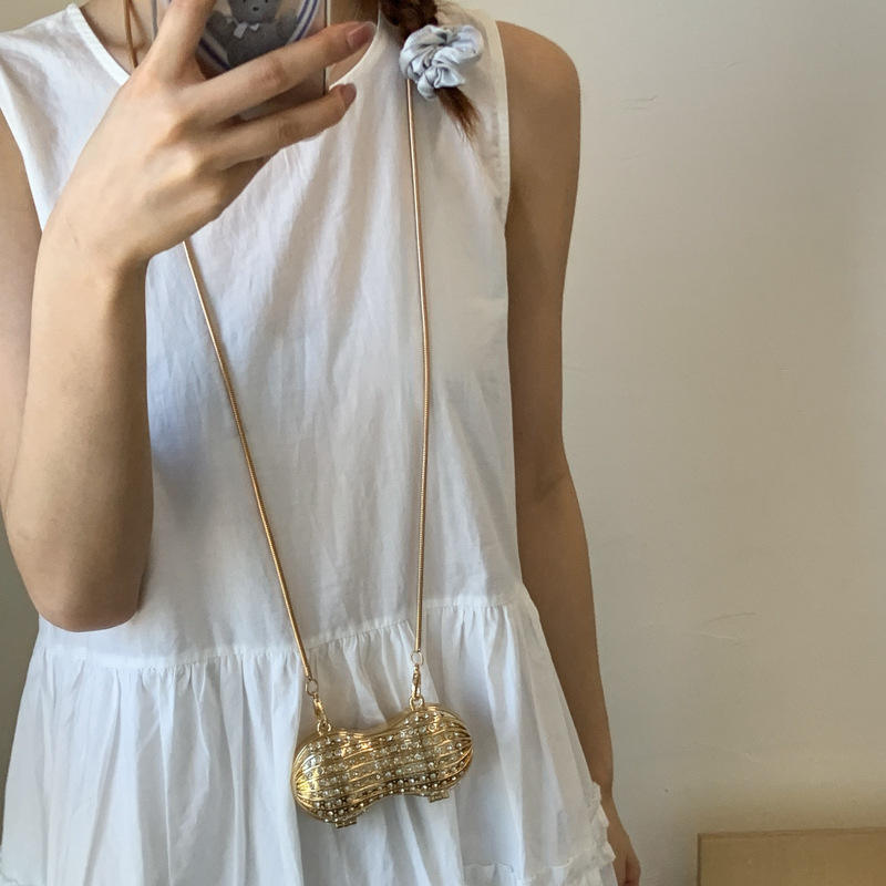 Glitter Peanut Clutch