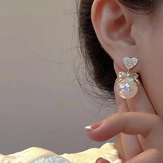 Bow Pearl Earring