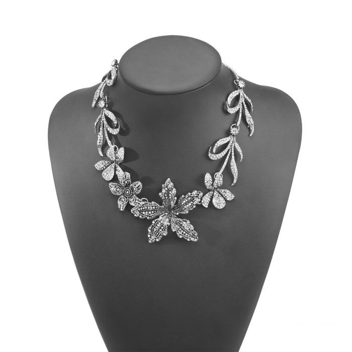 Duchess Bloom Necklace