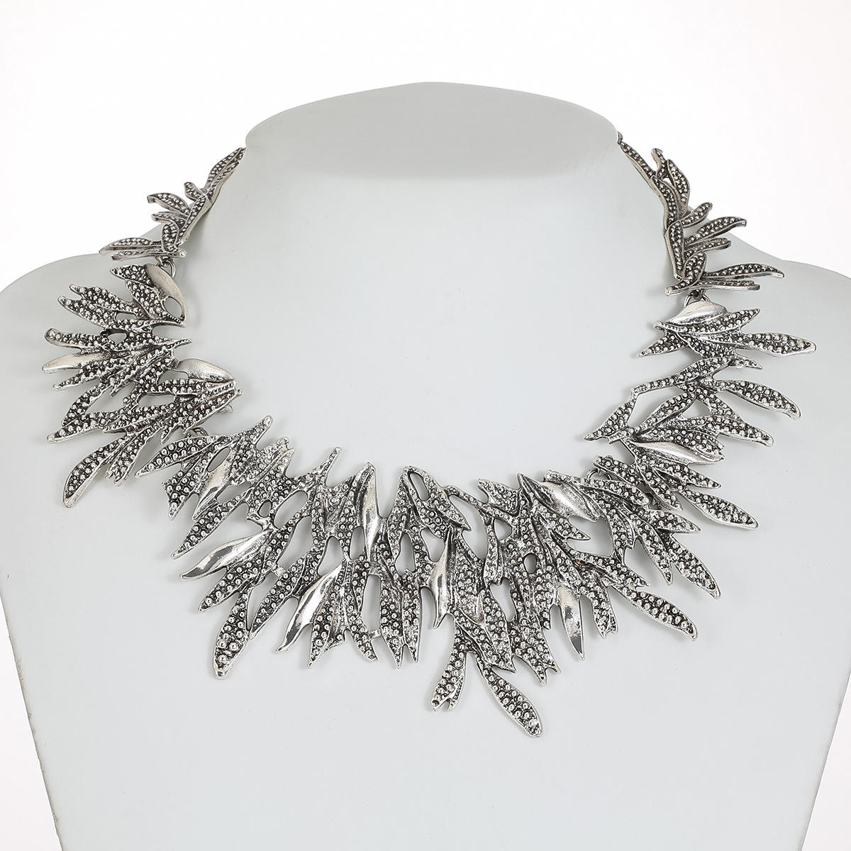 Whispering leaves Necklace