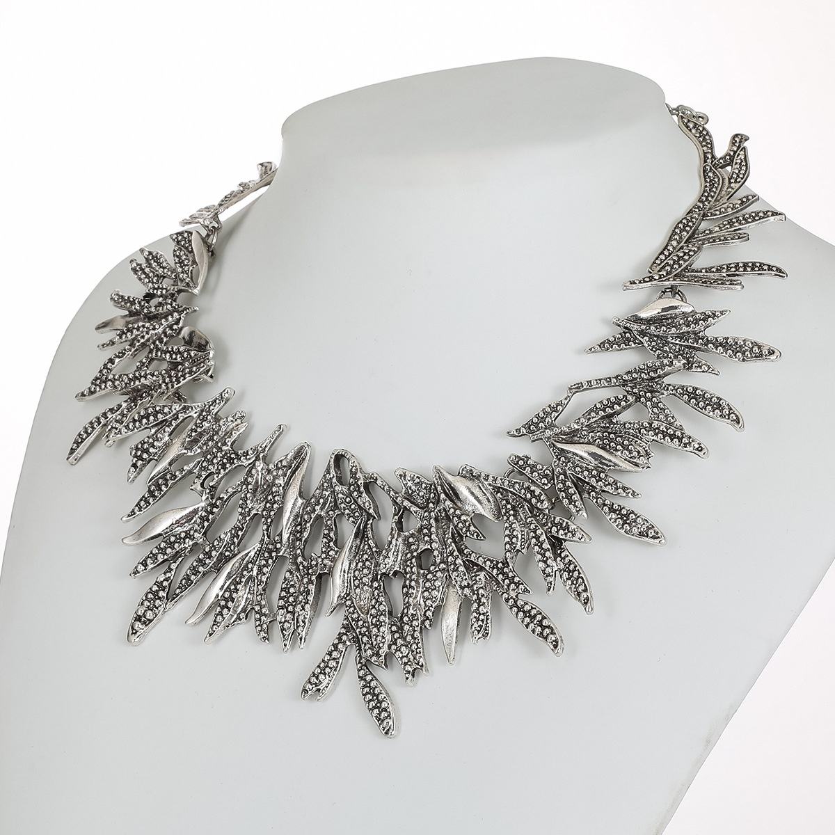 Whispering leaves Necklace
