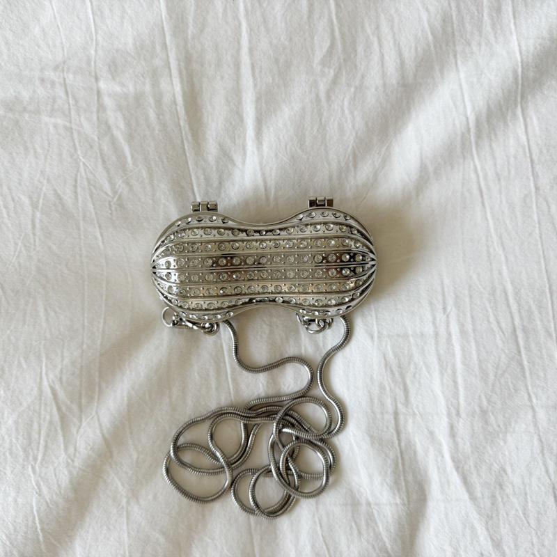Glitter Peanut Clutch