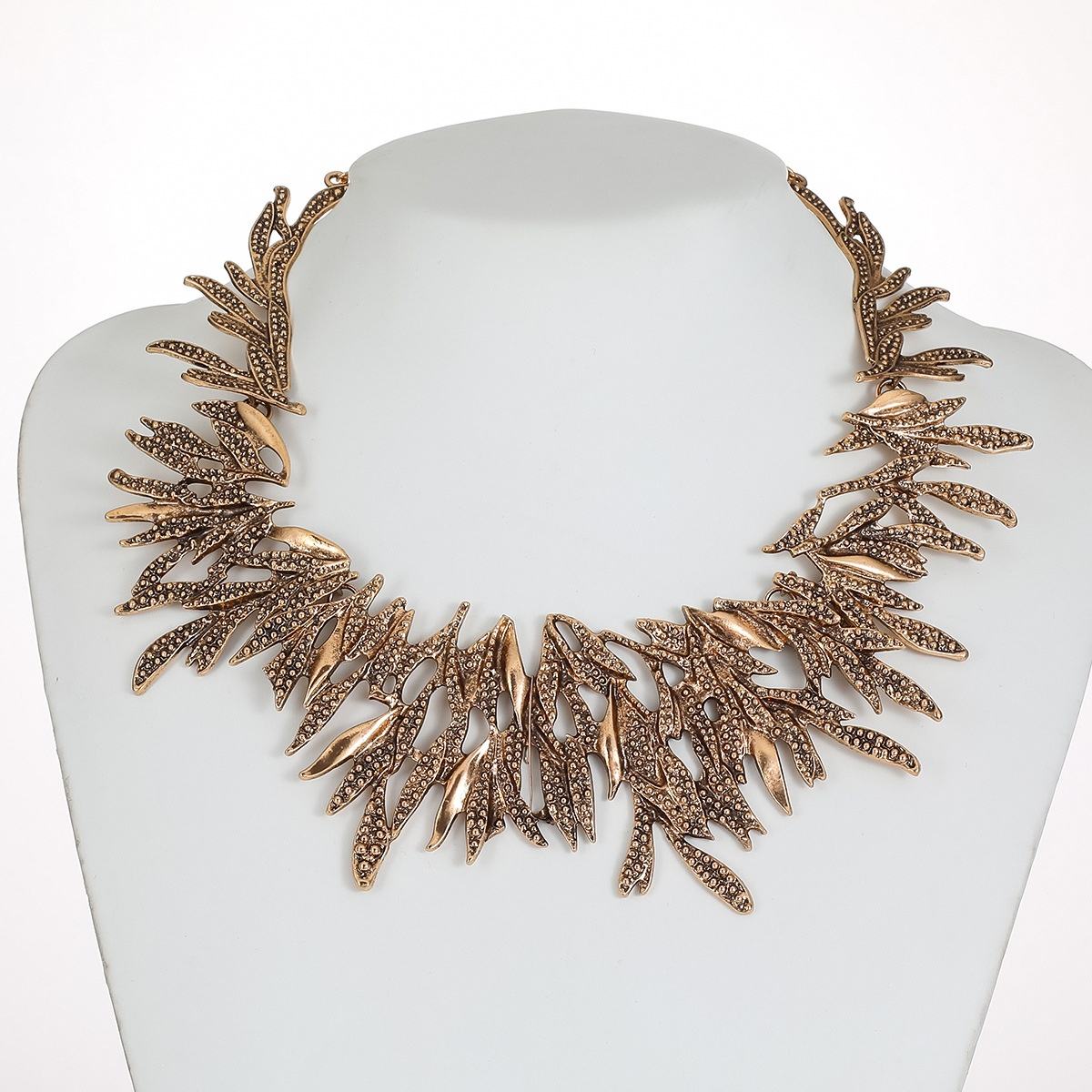 Whispering leaves Necklace