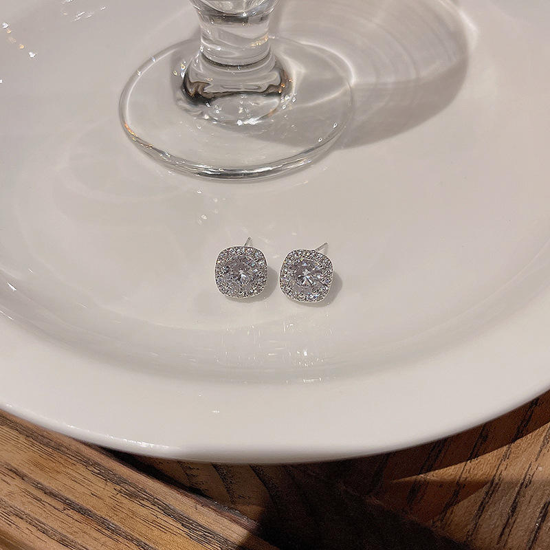 Essential Spark Studs